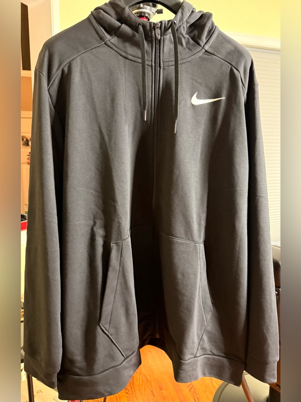 Beautiful Nike Black Full-Zip Hooded Sweatshirt!!! - Picture 4 of 7